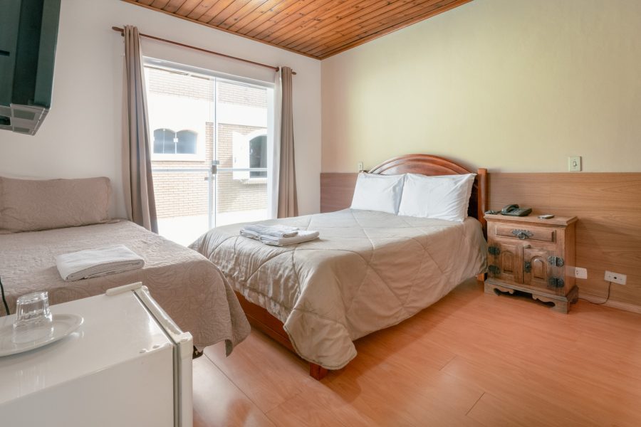 Quarto Triplo com Varanda - Hotel Geneve